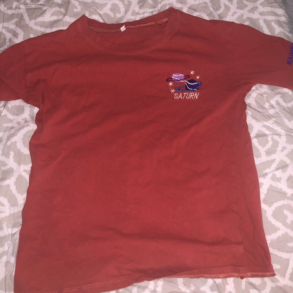 Coral saturn shirt